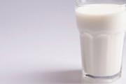 繰り返される「牛乳有害論」の真偽は！？　→　給食で提供を止める地域も・・・