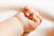 今年の出生数、去年より4万人近く減って77万人台になる可能性