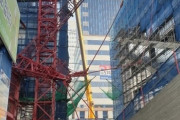 【韓国の反応】松島(ソンド)タワー クレーン事故 ... 労働者2人墜落し死亡 1人負傷