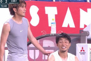 浦和レッズ柏木、負けてて試合中なのに川崎Fのベンチに行って小林悠と談笑…批判の声相次ぐ
