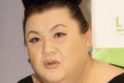 【悲報】マツコ・デラックスさん、突如腰痛で動けなくなり、番組・イベント出演全てキャンセル・・・・