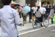 【動画】 接種会場に並んでいる人の前で喚き散らす反ワクチン男 ⇒ 信者の擁護がヤバい