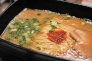 外国人観光客「一蘭ラーメンうんめえええええ！」