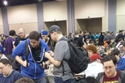 【画像】アメリカのカードゲームの大会、臭くなさそう