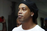 【元ブラジル代表】ロナウジーニョ、フットサルの次は“大工仕事”　刑務所生活に不満も…「いつも笑顔」