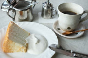 【朗報】コーヒーに最も合う食べもの、『固めのパン』に決定