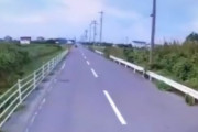 【動画】トラックさん、優先道路を無視して飛び出し大事故に