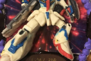 【画像】ガンダムオタクさん、とんでもないバースデーケーキをプレゼントされ泣くｗｗｗｗ