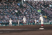 【高校野球】早稲田実「語り継がれる」異例の守備シフトが大反響！投手横に左翼手　スクイズ防ぐ「7－3－2初めて」