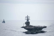 米海軍原子力空母「ロナルド・レーガン」が横須賀を出港、長期航海へ…海自護衛艦「まや」も同時出航！