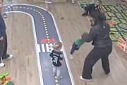 【動画】託児所の保育士が高い高いに失敗して赤ちゃんが重傷を負う(@_@;)