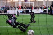 【話題】人間を超える日も近い？　2050年、ロボットがサッカーでW杯優勝チームに勝利する可能性も