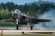韓国製超音速戦闘機「KF-21 ポラメ」2号機が初飛行…時速約407キロ程度を記録！