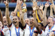 なぜアメリカは女子サッカーが大人気なのか？ 現地日本人コーチが語る日米のリアルな格差