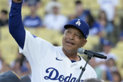 首位なのに...ドジャースのロバーツ監督が今季限りで解任も