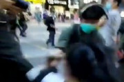 【香港】絵具を買おうとお出かけ中の12歳少女、香港警察にタックルされる・・・・・