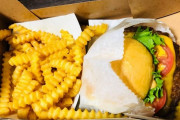 【画像】店がないことで有名なシェイクシャックでハンバーガー買ってきたで！！！