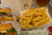 【画像】SHAKE SHACKとかいうハンバーガー屋にきたぞｗｗｗｗｗｗｗ