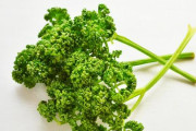 【画像】パセリ農家「パセリがマズい…？このアレンジレシピガチ美味しいよ」