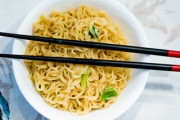 試してみたい？パーフェクトインスタントラーメンの作り方がこちら「何度見ても飽きないレシピ」「ラーメンに卵を入れることを発見」海外の反応