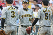 阪神　岡田監督４失策も「グラウンドもしかしなあ跳ねとったな。変な当たりばっかり」