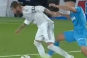 【サッカー】韓国人MFイ・カンインがラモスを3度蹴りつけ1発レッド　今季2度目 （動画あり）