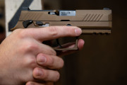 米海兵隊、新拳銃をベレッタM9→SIG P320に決定配備…45ACP信仰とはなんだったのか！