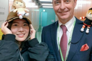 松井珠理奈、メイ社長にご挨拶