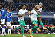 ニューカッスル、エヴァートンに4-1大勝しリーグ戦連勝！プレミア3位をキープ