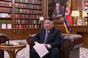 金正恩総書記が祖父と父の写真撤去、独自路線開始か…韓国情報機関は影武者説を否定！