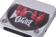 GLAY「え？CD再生する機械がない？しゃーない、CDにプレイヤーつけるンゴ」