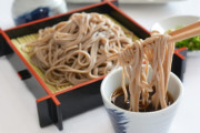 有識者｢そば食ったら痩せる！そば食ったら痩せる！！｣ ぼく｢なるほど｣
