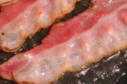 外国人、日本のベーコンを見て驚愕してしまう… 「これの正しい調理法がわからん」「カナダ産の奇形だろう」