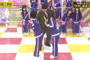 【gif】手押し相撲で耐えた時の小川彩ちゃんが可愛すぎる！！！【乃木坂46】
