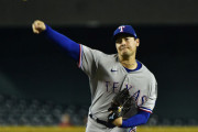 有原航平、5回途中2失点　勝利投手の権利まであと1死で降板