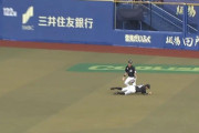 ロッテ外野陣またも交錯…と思いきやなんとかキャッチ！益田久々の登板を無失点