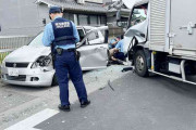 とっさの判断…女性がトラックで道ふさぐ　住宅破壊の3人、車で激突も…意地で突破させず　近くの人ら制圧