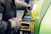 【画像あり】JR東日本、タッチレス改札導入へ。アプリを活用、来年にも実証実験