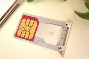 【緊急】SIMカードスロットのピン刺すところにつまようじが刺さってしまった