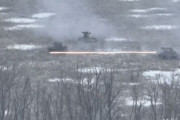 ロシア空挺降下部隊のBMD-2戦闘車がチャソフ・ヤル郊外にあるウクライナ軍拠点を襲撃！