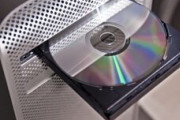 未だに音楽をCDから抜いたりダウンロードしてパソコンで管理してる奴ｗｗｗ