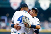 イチローが始球式で投げた豪速球に全米驚愕！←「センターから始球式してくれ！」（海外の反応）