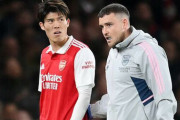 アーセナル冨安にとって「本当に難しい1年だった」　指揮官が現状に言及「上手くいけばプレシーズンには…」