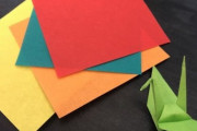 【衝撃】千羽鶴を折ることにした。6人なら一人当たりのノルマは百数十羽。まあ、一週間もあれば折れるだろう、と話はまとまった。→一週間後の放課後…