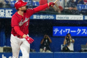カープ・マクブルーム、13号ホームランを含む2打点で意地を見せる！河田監督代行「一日一善を積み重ねてほしい」
