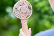 女の子ってなんでみんなミニ扇風機持ち歩いてるの？