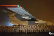 中国人民解放軍の軍医150名が上海から武漢に向け出発(動画)！
