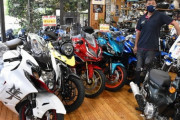 再燃!バイク人気、世代を超えて　1～6月小型新車販売32%増