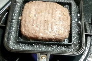 ホットサンドメーカーでハンバーグ