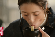 上戸彩さん、丸亀製麺のCMでうどんをズルズルと音を立ててすすりまくる→「音が汚い！」「ヌーハラだ！」と炎上→議論に「素敵な食べ方だと思うけど」